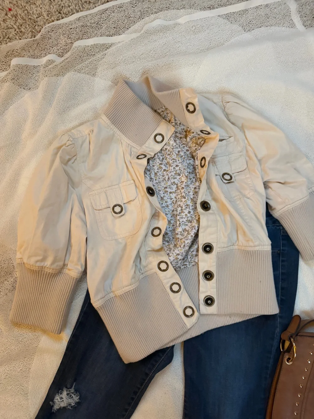 Forever 21 Cream Floral Short Sleeve Jacket - Picture 6 of 8